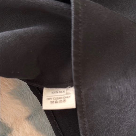 Cuyana Silk Tee, 3-Ply Silk, Large, Black - Picture 6 of 10